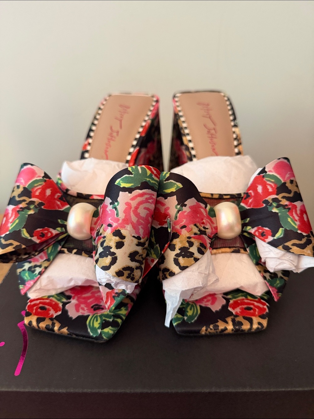 Betsey Johnson Black Floral Leopard Bow Slide Mules - Picture 4 of 5